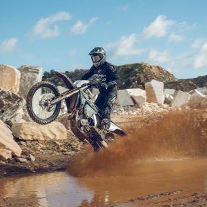 TF450E_MY26_DAY_4_ACTION_0378-triumph_landscape