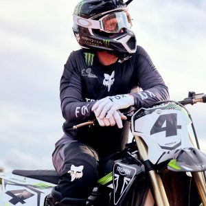 TF450RC_MY25__RSP4550-triumph_landscape